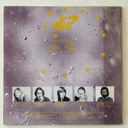  L’Homme lui critique OXY 25