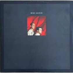 Red Box - Lean On Me W 8926 T